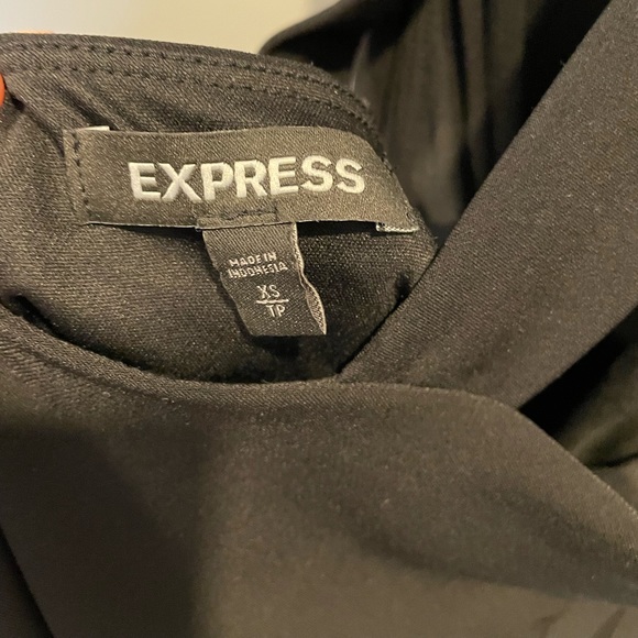 Express *BLACK* Mock Neck Tank EUC - Picture 8 of 10